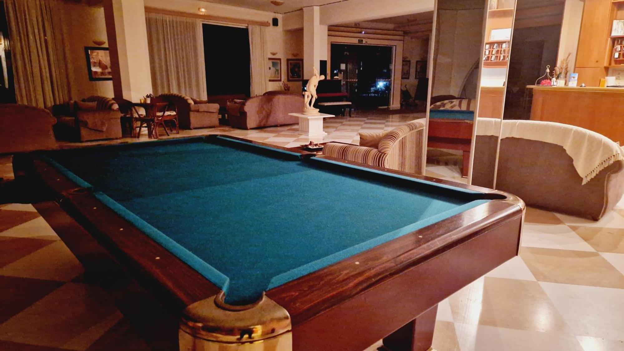 Regina Hotel Kíssamos Eksteriør billede
