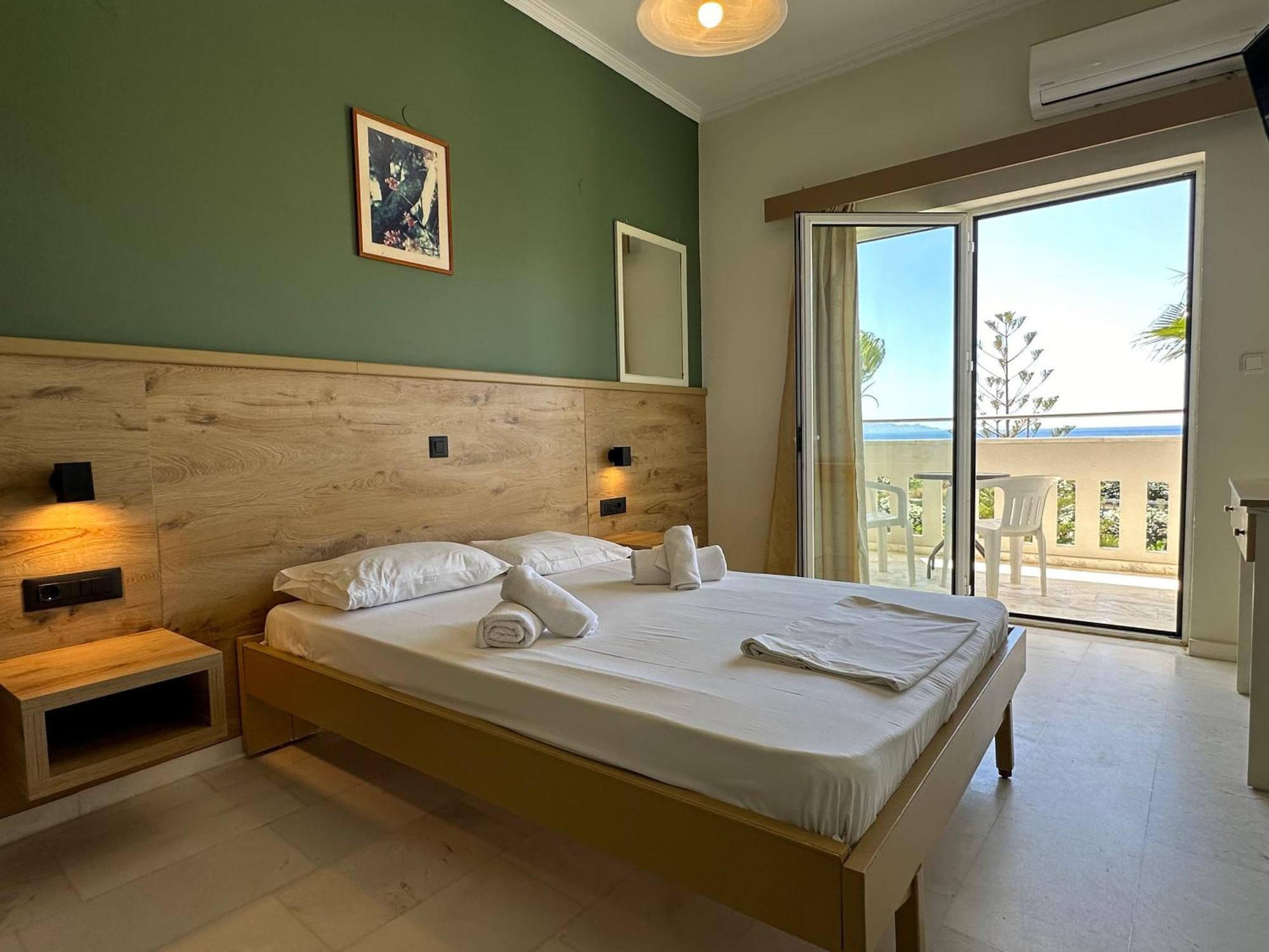 Regina Hotel Kíssamos Eksteriør billede