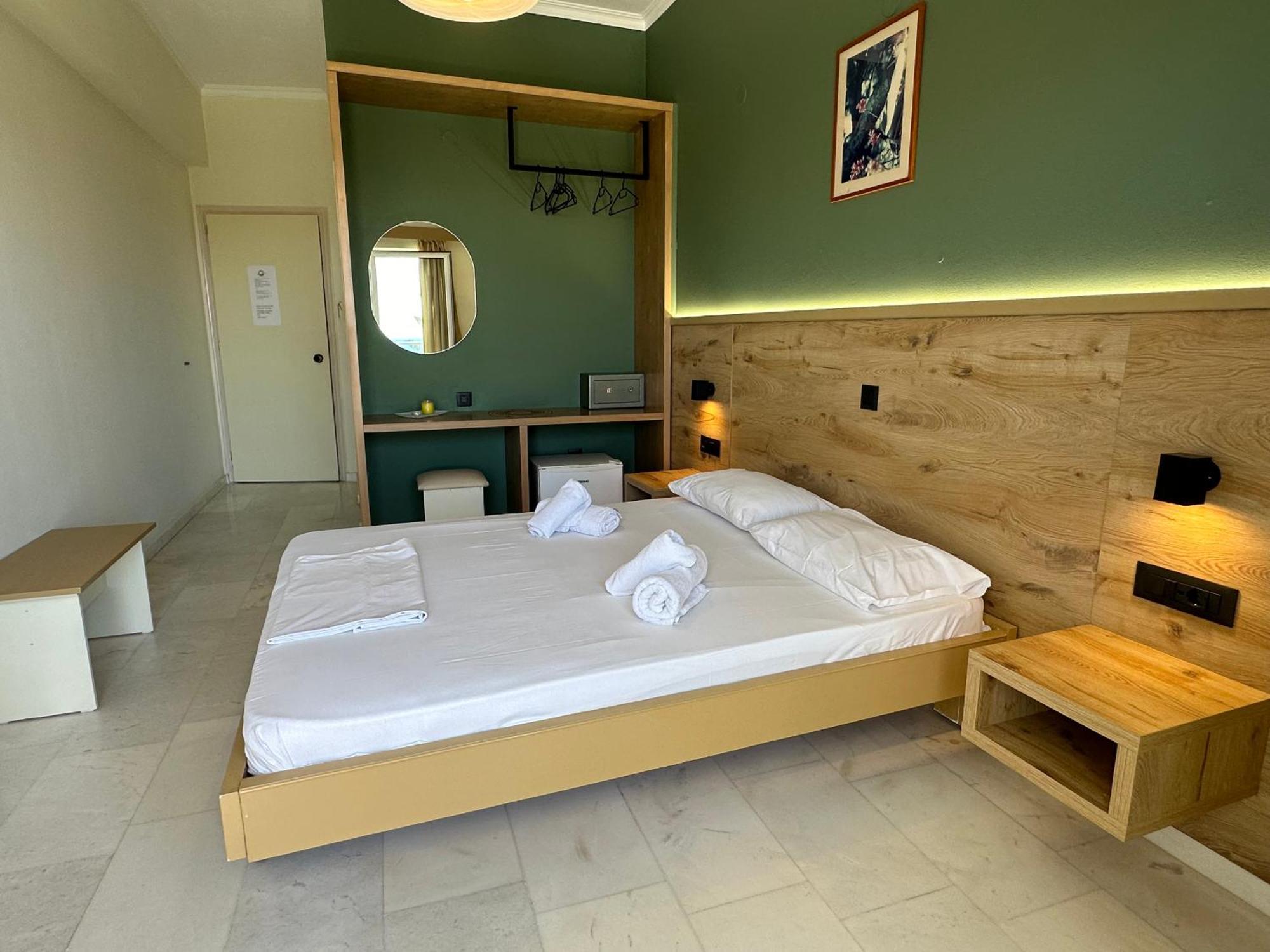 Regina Hotel Kíssamos Eksteriør billede